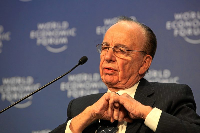 Rupert Murdoch'ın Davos'ta konuşurken çekilmiş bir fotoğrafı.